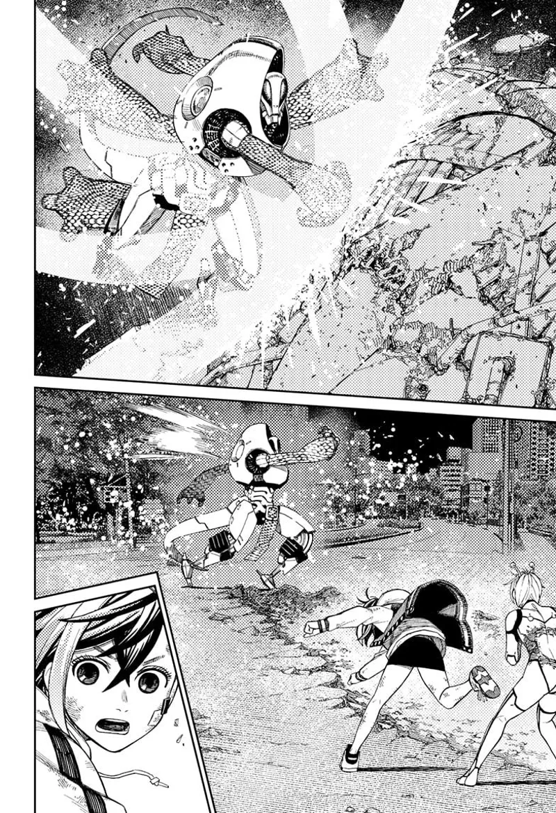 The alien leader keeps slashing the debris until it disappears. Momo is surprised.