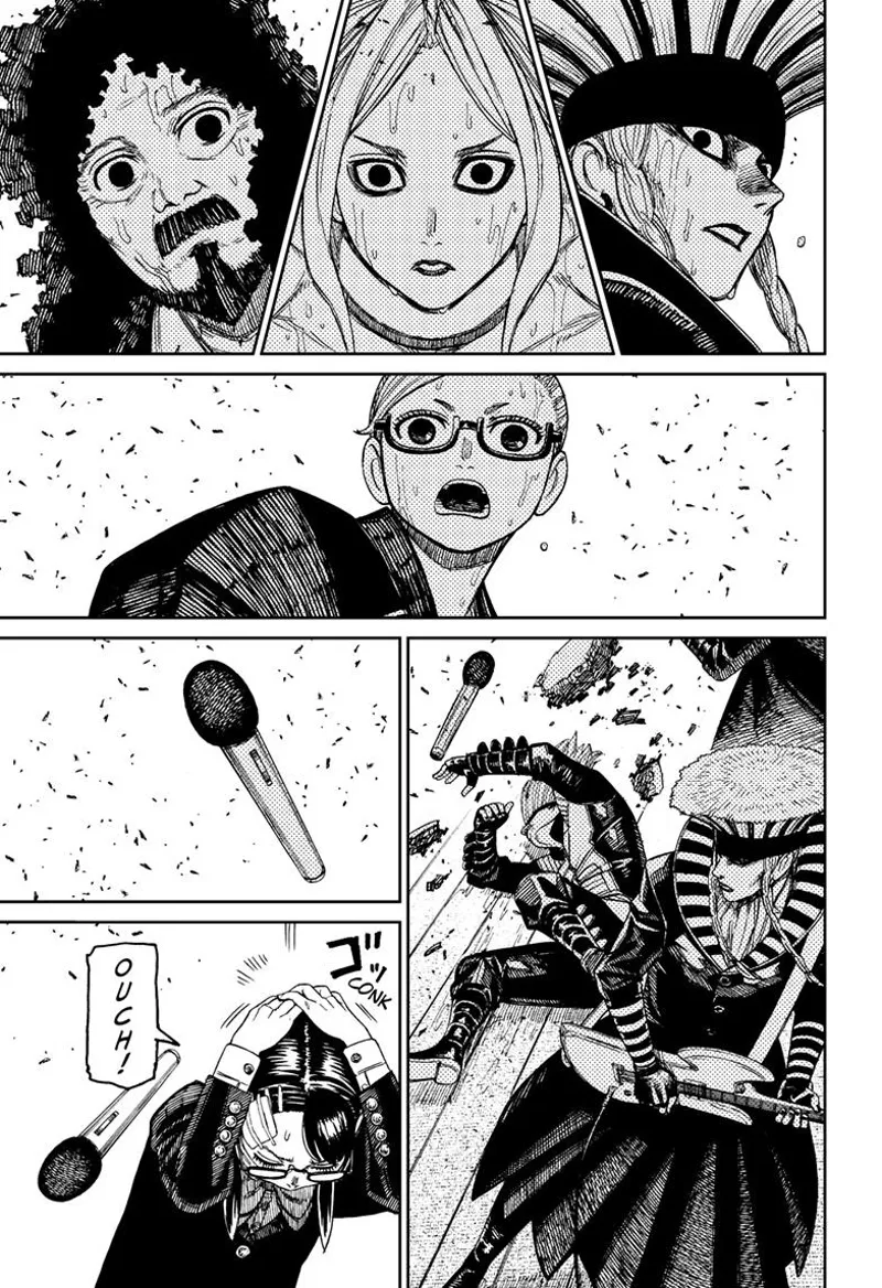 The Hayashi members and Grandma are worried. The microphone hits Rin's head.