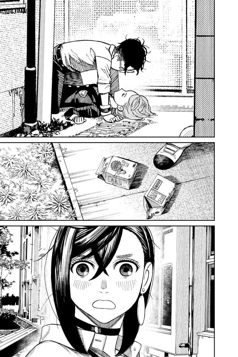 Momo is shocked to see Okarun going on top of Aira. She drops her two packs of juice.