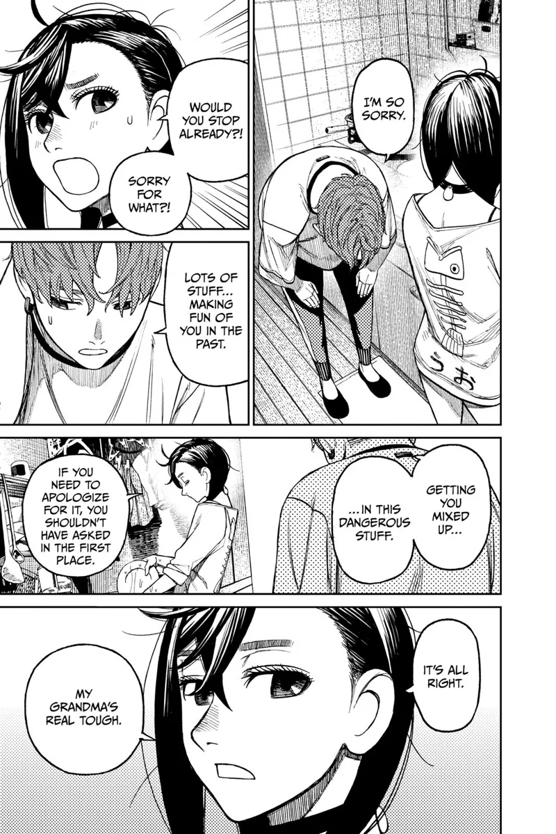 Jiji bows and apologizes to Momo for all the bad things he did when they were young.