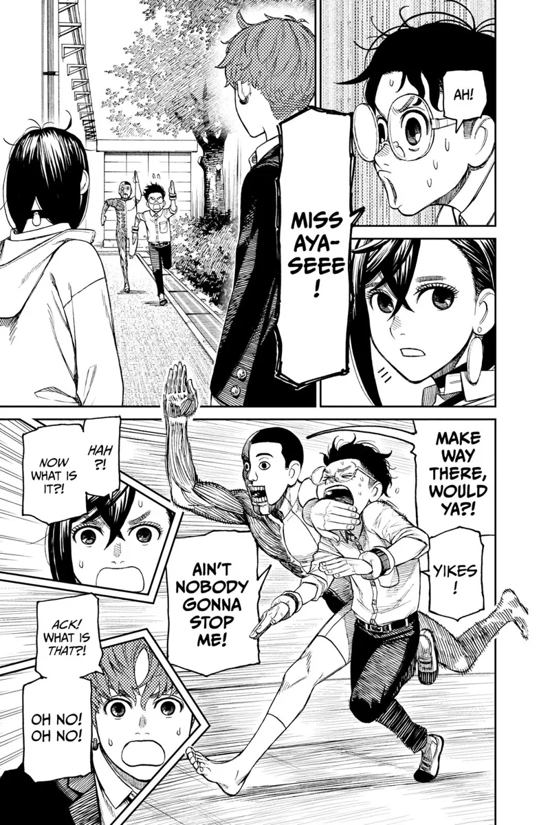 Okarun runs back to Momo and calls her, but the weird man overtakes him.