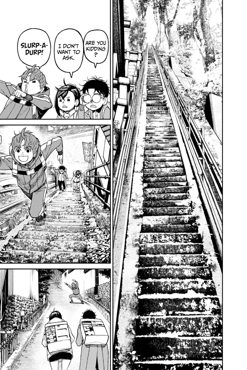 Jiji easily climbs straight upstairs, leaving Momo and Okarun panting.