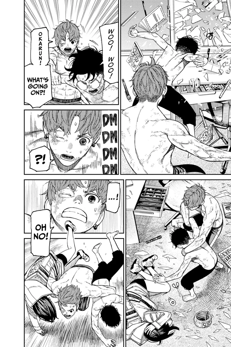 Okarun goes wild for some reason and breaks the window. Jiji grabs Momo and Okarun and escapes to save them.