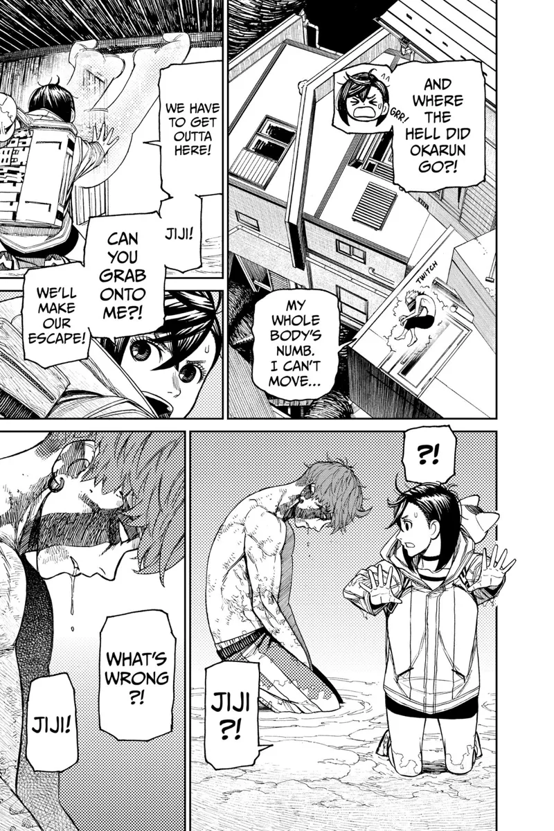 Okarun is above the house, unable to move. Momo makes a plan to escape, but Jiji is kneeling and unresponsive.