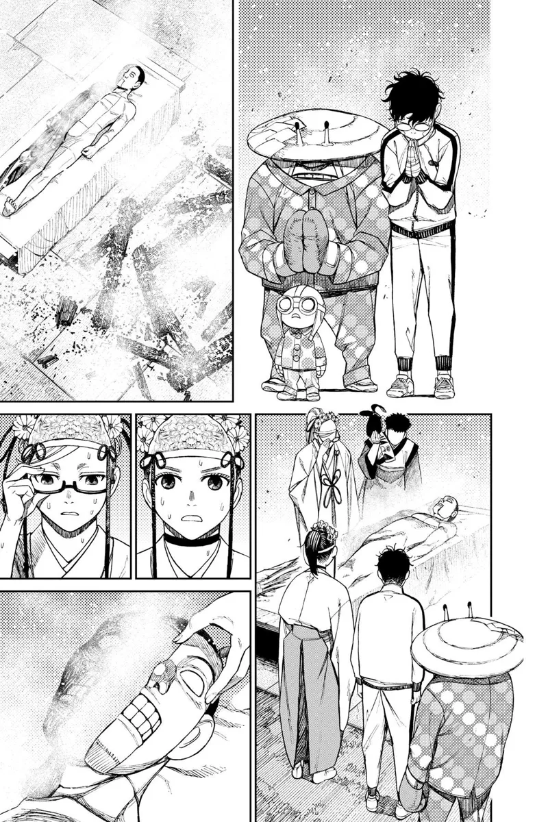 Okarun and Kappa also pray with the kid Chiquitita. They finish praying and open Taro's head.