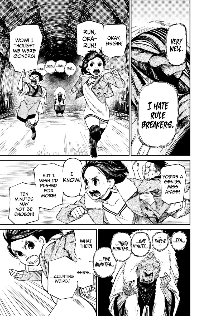 Momo and Okarun run as fast as they can while Turbo Granny is counting. Momo looks back after hearing her weird counting.