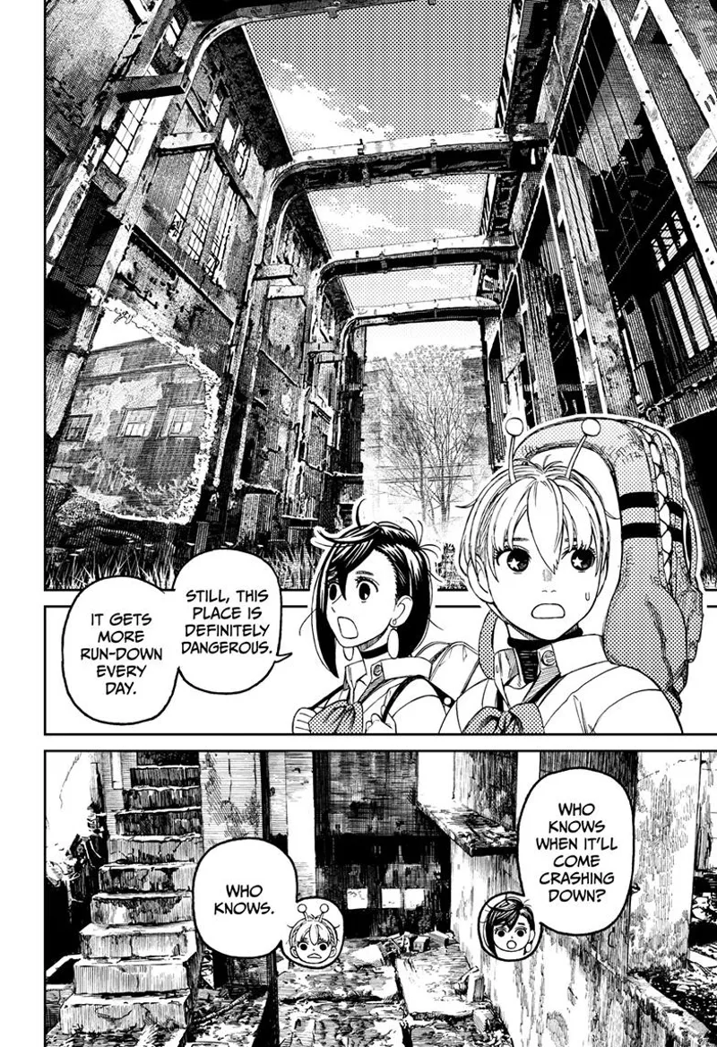 Momo and Vamola pass through the old, run-down parts of the abandoned building.